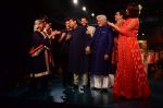 Amitabh Bachchan, Jaya Bachchan, Sonakshi Sinha, Javed Akhtar, Shankar Mahadevan at Manish Malhotra presents Mijwan-The Legacy in Grand Hyatt, Mumbai on 4th April 2015 (412)_55212a70e4db7.JPG