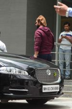 Ranveer Singh out from hospital in Mumbai on 5th April 2015 (31)_55225e7d34f6d.JPG