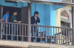 SRK Fan on location in Colaba on 7th April 2015 (15)_5524ef649d949.JPG