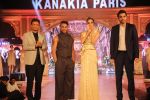 Shraddha Kapoor walks for Ken Ferns in Kanakia Eifel show on 9th April 2015 (171)_5527968b1b6f4.JPG