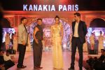 Shraddha Kapoor walks for Ken Ferns in Kanakia Eifel show on 9th April 2015 (175)_55279691ecfb7.JPG