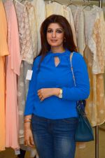Twinkle Khanna at Abu Sandeep Spring Summer collection launch in kemps Corner, Mumbai on 10th April 2015 (1)_5528ff97dfaf5.JPG