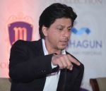 Shah Rukh Khan during the launch of Mahagun_s luxurious properties The M Collection in New Delhi on April 11, 2015 (10)_552b90c871346.JPG