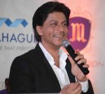 Shah Rukh Khan during the launch of Mahagun_s luxurious properties The M Collection in New Delhi on April 11, 2015 (13)_552b90f103e8f.JPG