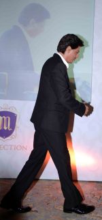 Shah Rukh Khan during the launch of Mahagun_s luxurious properties The M Collection in New Delhi on April 11, 2015 (5)_552b90b8b767d.JPG