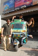 Arshad Warsi, Lauren Gottlieb, Jackky Bhagnani at Welcome to Karachi trailor launch in Fun on 13th April 2015 (70)_552ceb8d0cd08.JPG