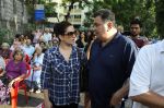 Rishi Kapoor, Neelam Kothari protests against BMC for giving Hawkers Zone in Pali Hill on 13th April 2015 (12)_552cea5998828.JPG