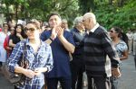 Rishi Kapoor, Neelam Kothari, Prem Chopra protests against BMC for giving Hawkers Zone in Pali Hill on 13th April 2015 (51)_552cea704f83c.JPG