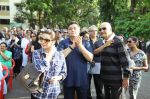 Rishi Kapoor, Neelam Kothari, Prem Chopra protests against BMC for giving Hawkers Zone in Pali Hill on 13th April 2015 (52)_552cea3583f21.JPG
