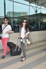 Aanchal Kumar depart to Goa for Planet Hollywood Launch in Mumbai Airport on 14th April 2015 (68)_552e4d3820845.JPG