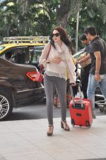 depart to Goa for Planet Hollywood Launch in Mumbai Airport on 14th April 2015 (40)_552e4dee6fb93.JPG