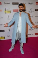 Arjun Kapoor at Grazia young fashion awards red carpet in Leela Hotel on 15th April 2015 (2393)_552ff6c8a0e17.JPG