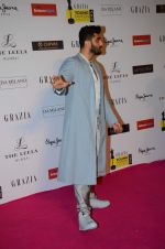 Arjun Kapoor at Grazia young fashion awards red carpet in Leela Hotel on 15th April 2015 (2410)_552ff6f8363f9.JPG