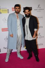 Arjun Kapoor at Grazia young fashion awards red carpet in Leela Hotel on 15th April 2015 (2411)_552ff6fc42526.JPG
