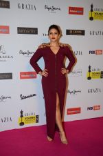 Huma Qureshi at Grazia young fashion awards red carpet in Leela Hotel on 15th April 2015 (2219)_5530a0df53c03.JPG