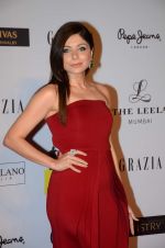 Kanika Kapoor at Grazia young fashion awards red carpet in Leela Hotel on 15th April 2015 (1705)_5530a1421845c.JPG