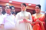 Aishwarya Rai Bachchan at Kalyan Jewellers Showroom in Chennai on 18th April 2015 (109)_55365b761b7d4.jpg