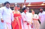 Amitabh Bachchan, Aishwarya Rai Bachchan at Kalyan Jewellers Showroom in Chennai on 18th April 2015 (115)_55365c5dbc636.jpg