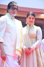 Amitabh Bachchan, Aishwarya Rai Bachchan at Kalyan Jewellers Showroom in Chennai on 18th April 2015 (133)_55365c6f6c740.jpg