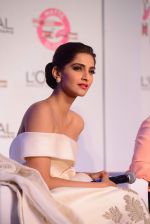 Sonam Kapoor with l_oreal Paris unveil Matte or Gloss as the beauty trend for Cannes 2015 on 25th april 2015 (127)_553c932c09142.JPG