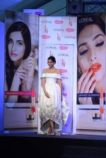 Sonam Kapoor with l_oreal Paris unveil Matte or Gloss as the beauty trend for Cannes 2015 on 25th april 2015 (52)_553c92f823b27.JPG
