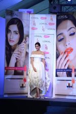 Sonam Kapoor with l_oreal Paris unveil Matte or Gloss as the beauty trend for Cannes 2015 on 25th april 2015 (53)_553c92f9d4c5f.JPG