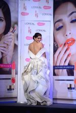 Sonam Kapoor with l_oreal Paris unveil Matte or Gloss as the beauty trend for Cannes 2015 on 25th april 2015 (61)_553c93088c4c1.JPG