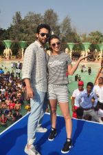 Jackky Bhagnani, Lauren Gottlieb at Welcome to Karachi promotions in Water Kingdom on 26th April 2015 (97)_553de065bfd4f.JPG