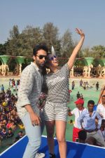 Jackky Bhagnani, Lauren Gottlieb at Welcome to Karachi promotions in Water Kingdom on 26th April 2015 (98)_553de0ba36d0c.JPG