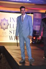 Akshay Kumar at India Luxury week meet in Bandra, Mumbai on 28th April 2015 (115)_55408575dc167.JPG