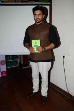Madhavan at Anushka Joshi book launch in Fort on 28th April 2015 (48)_554081f70e2a9.JPG
