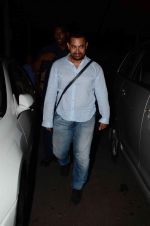 Aamir Khan snapped at airport  on 30th April 2015 (33)_554374377f295.JPG