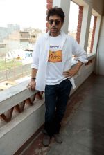 Irrfan Khan snapped at Delhi school on 30th April 2015 (52)_554370ac1b2c7.jpg