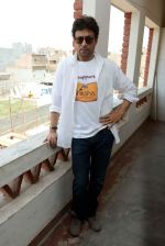 Irrfan Khan snapped at Delhi school on 30th April 2015 (53)_554370b4a075e.jpg