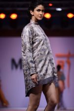 Model walk the ramp for Modart fashion show and Lingerie show on 5th may 2015 (326)_5549fac851f7f.JPG