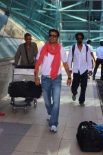 Jimmy Shergill snapped at airport on 10th May 2015 (8)_555041b3c3218.JPG
