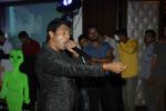 Navin Prabhakar at Producer Kishor & Pooja Dingra_s son Aakash Dingra_s 7th Birthday Party in Mumbai on 11th may 2015 (2)_555194e0e3979.JPG