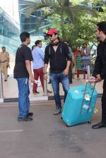 Sushant Singh Rajput snapped at domestic airport on 11th May 2015 (22)_55519545589c2.JPG