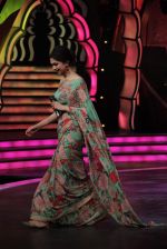 Deepika Padukone on the sets of DID Super Moms in Famous on 12th May 2015 (77)_5553236eac838.JPG