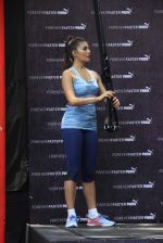 Jacqueline Fernandez snapped at a fitness shoe launch in Tote, Mumbai on 20th May 2015 (23)_555d7e46274ad.JPG