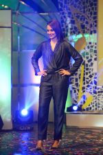 Sonakshi Sinha at the launch of Indian Idol Junior on 21st May 2015 (45)_555ef8fd79974.JPG