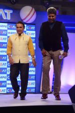 Sunil Gavaskar, Kapil Dev  at Ceat Cricket Awards in Trident, Mumbai on 25th May 2015 (192)_55644ea2b344f.JPG