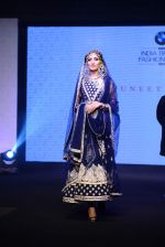 Model walks for bmw india bridal week preview in delhi on 28th May 2015 (966)_556849ef07063.JPG