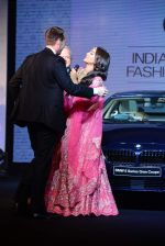 Sonakshi Sinha walks for bmw india bridal week preview in delhi on 28th May 2015 (104)_55684a7f9928e.JPG