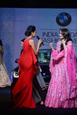 Sonakshi Sinha walks for bmw india bridal week preview in delhi on 28th May 2015 (159)_55684ab5d94d3.JPG