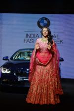 Sonakshi Sinha walks for bmw india bridal week preview in delhi on 28th May 2015 (169)_55684abed5b1e.JPG
