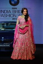 Sonakshi Sinha walks for bmw india bridal week preview in delhi on 28th May 2015 (186)_55684ad4c89d4.JPG