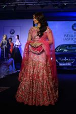 Sonakshi Sinha walks for bmw india bridal week preview in delhi on 28th May 2015 (28)_55684a3bb5349.JPG