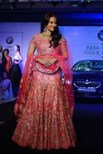 Sonakshi Sinha walks for bmw india bridal week preview in delhi on 28th May 2015 (40)_55684a4702eb9.JPG