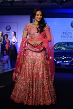 Sonakshi Sinha walks for bmw india bridal week preview in delhi on 28th May 2015 (42)_55684a48a2dcb.JPG